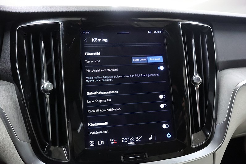 Volvo V60 Cross Country B4 197hk Plus Läder B-Kamera Navi Drag