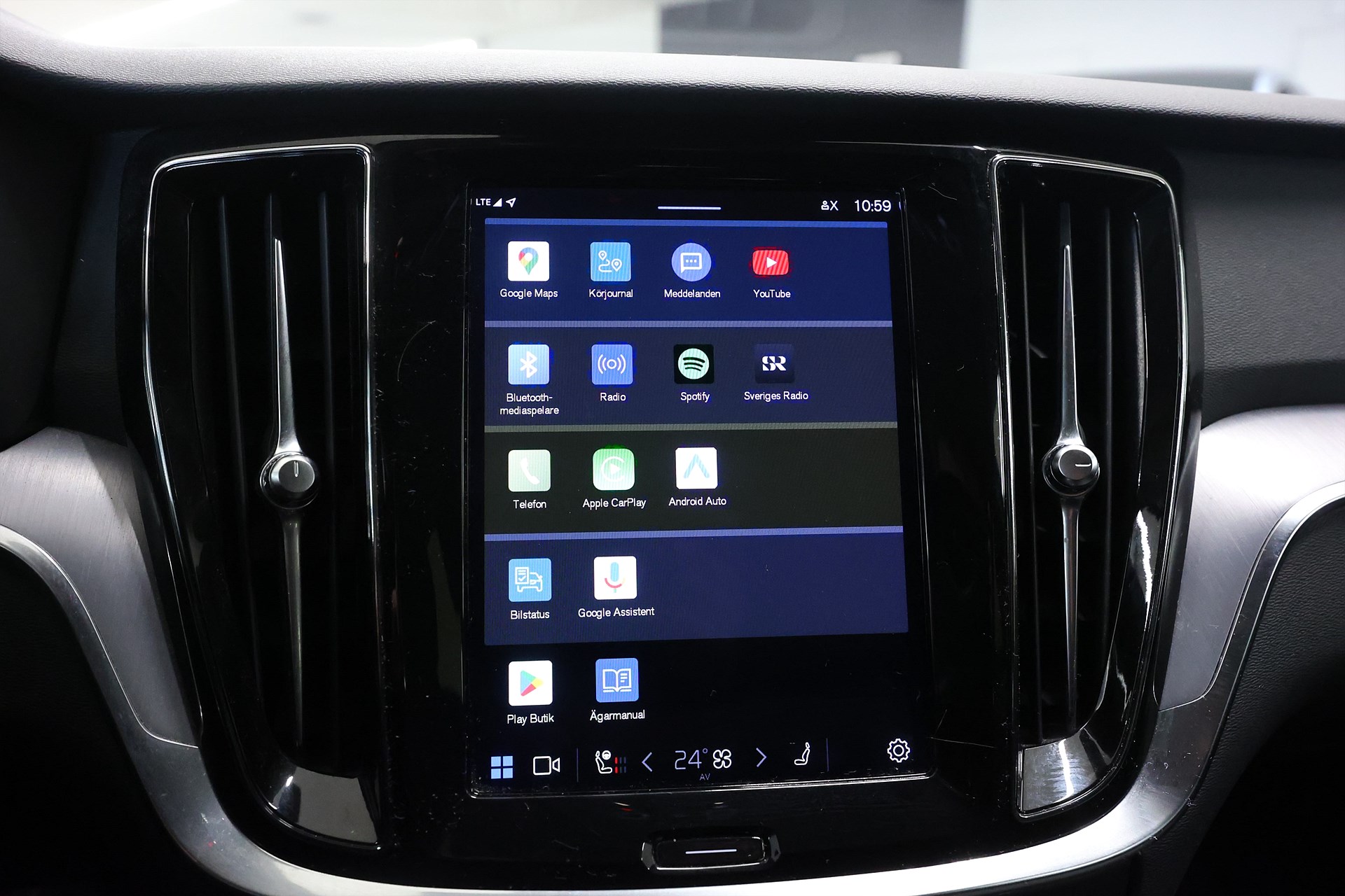 Volvo V60 Recharge T6 AWD 350hk Navi Värmare Drag Keyless