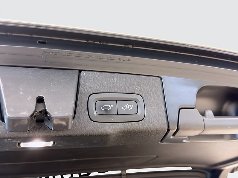 Volvo XC60 Recharge T6 350hk Plus Dark Drag B-Kamera H/K