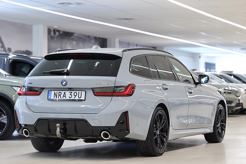 BMW 330e xDrive Touring M Sport Individual Shadow Line Drag Carplay