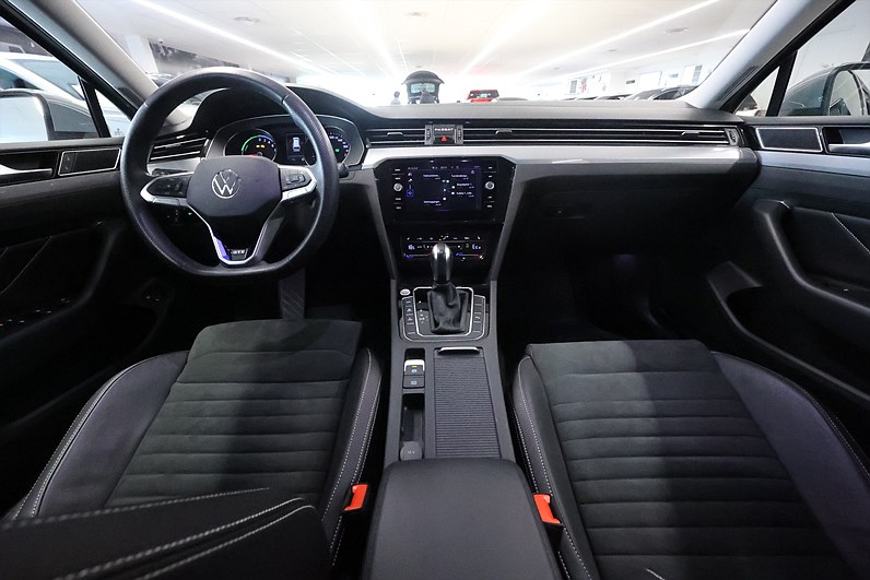 Volkswagen Passat SC GTE 218hk Alcantara Keyless Navi