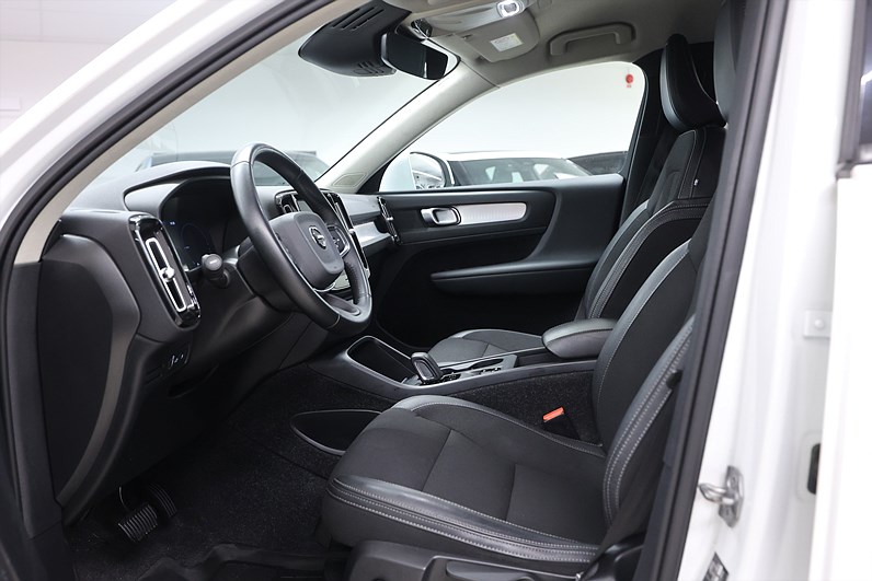 Volvo XC40 T5 Recharge 262hk *Hjulkampanj!* Momentum Värmare