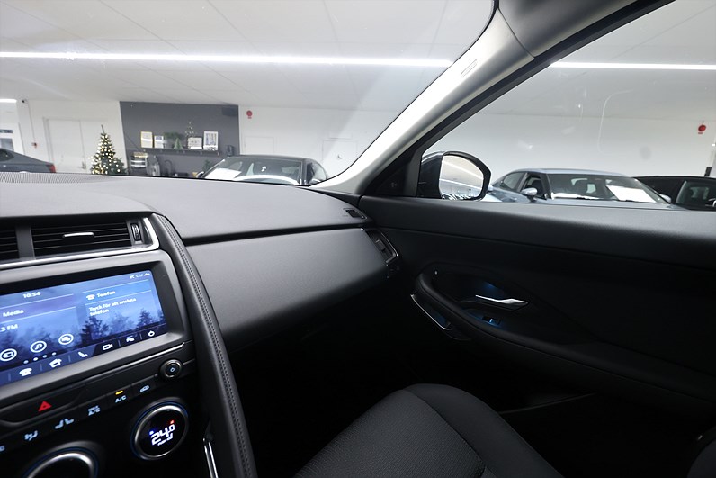 Jaguar E-Pace D150 AWD 150hk *Hjulkampanj!* B-kamera Drag