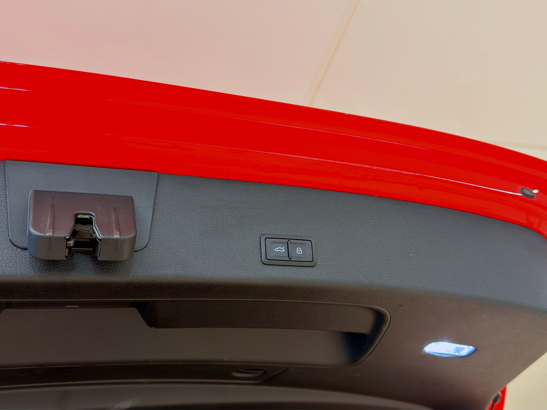 Audi Q8 50 e-tron quattro 340hk S Line B&O Pano 360 Navi Drag Keyless