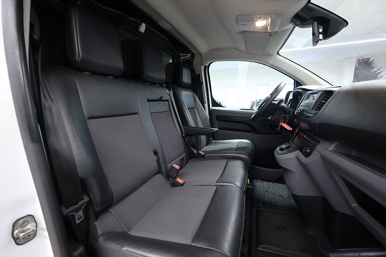 Peugeot Expert 2.0 BlueHDi 122hk L3 Värmare Drag MOMS