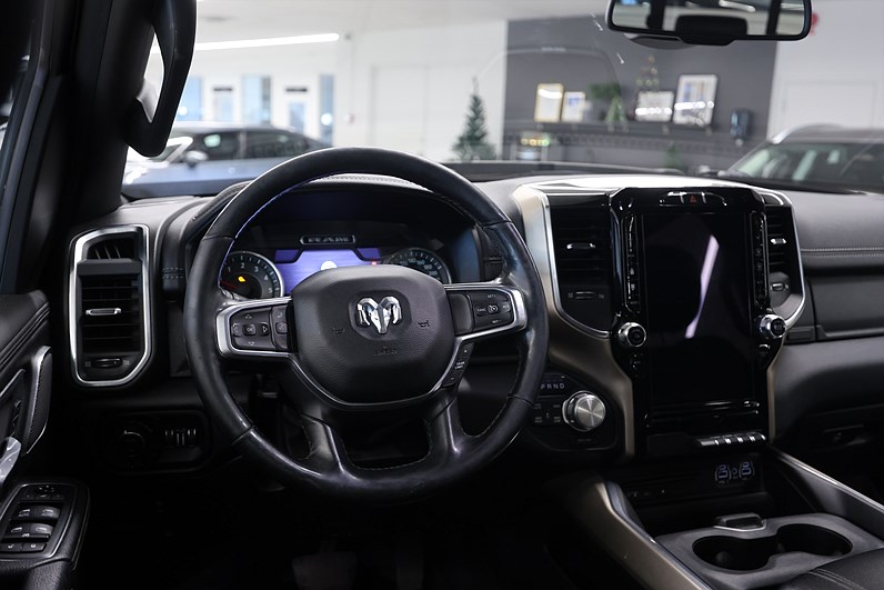 Dodge Ram 1500 Crew Cab 5.7 V8 HEMI 4x4 395hk Laramie LVL 2