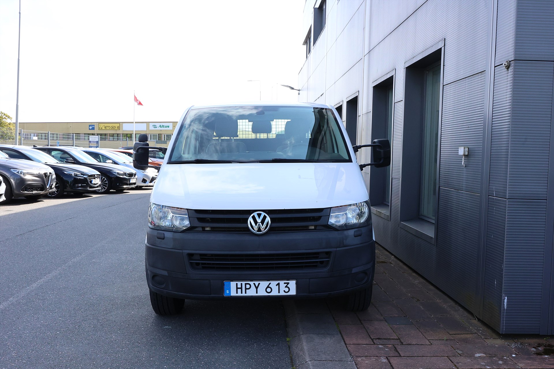 Volkswagen Transporter Dubbelhytt 2.0 TDI Flakbil Drag MOMS