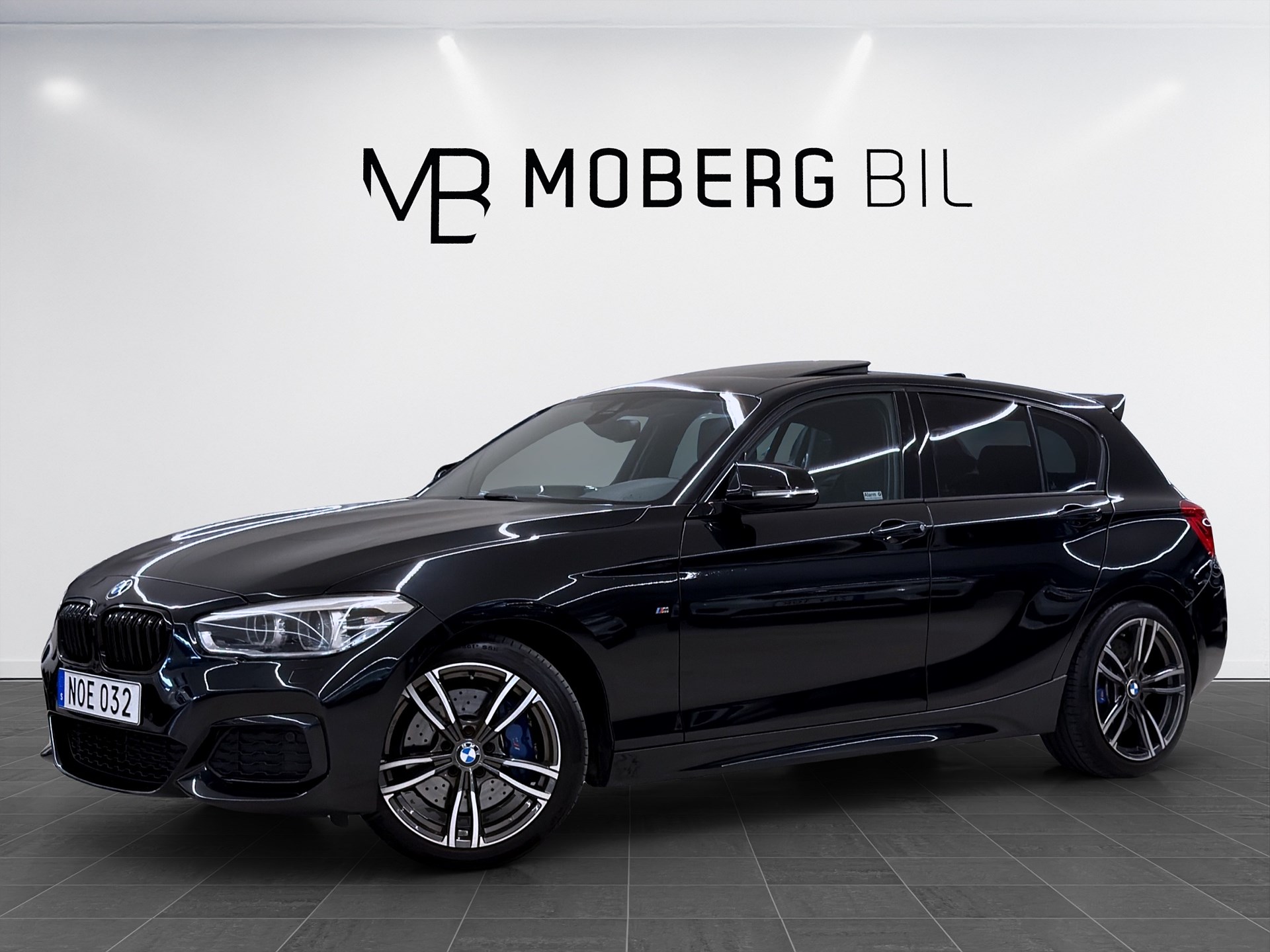 BMW M135i xDrive 5-dörrars 326hk M sport H/K Navi B-Kamera PDC