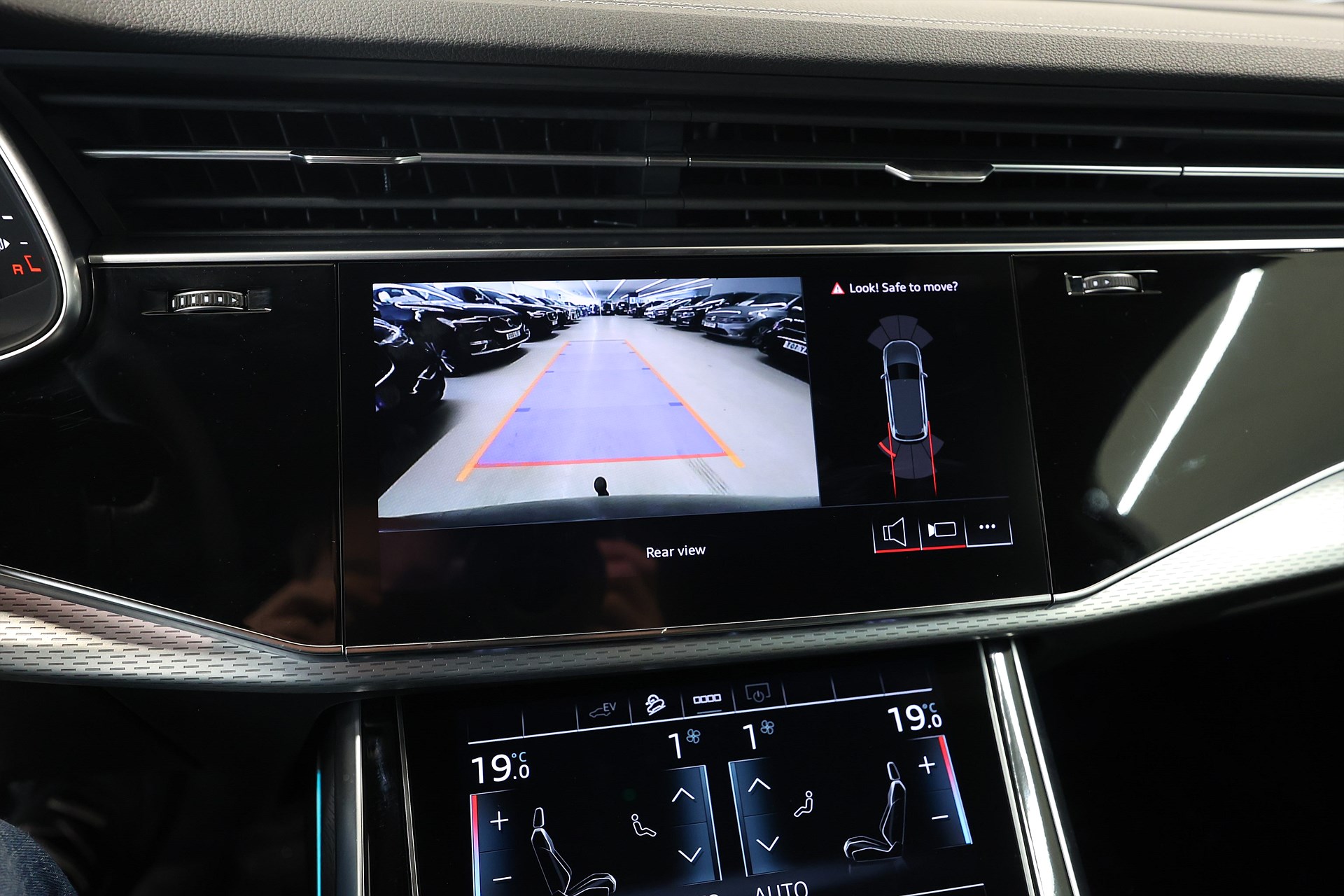 Audi Q7 60 TFSI e quattro S-line 490hk Svart Optik Drag Leasbar