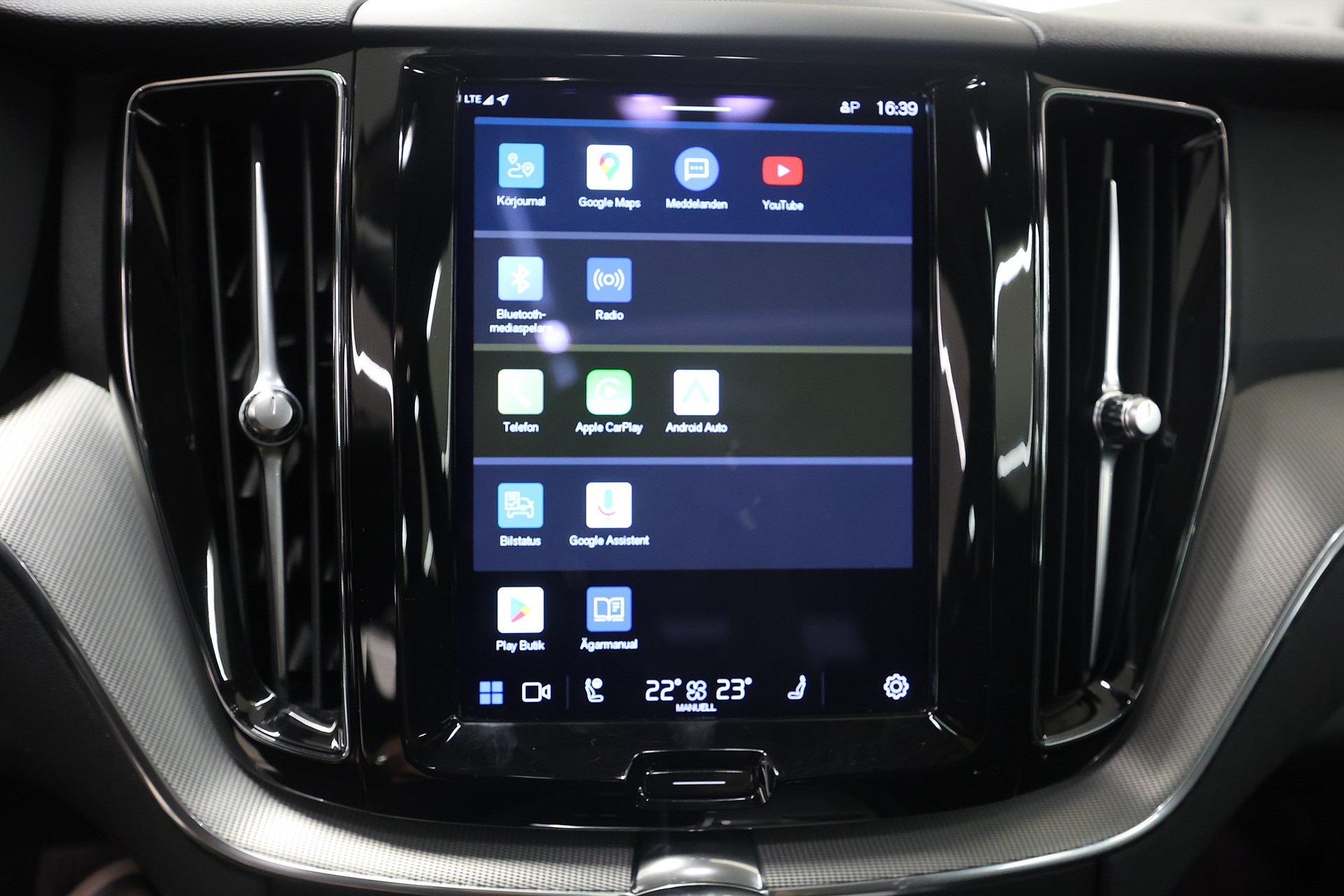 Volvo XC60 Recharge T6 AWD 350hk *Hjulkampanj!* Core Läder