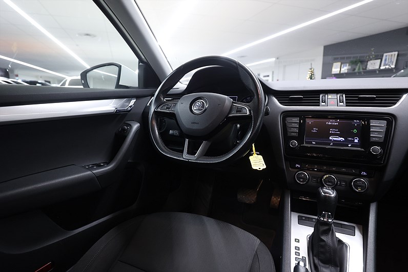 Skoda Octavia 1.4 TSI 150hk *Hjulkampanj!* Style Farth Carplay PDC