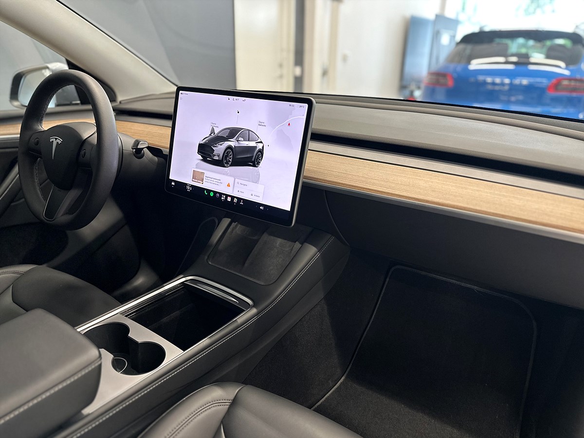 Tesla Model Y – bild 10
