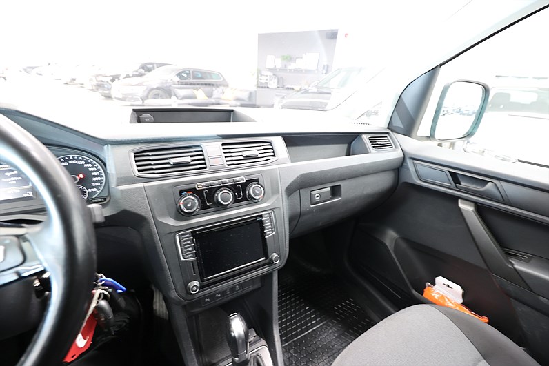 Volkswagen Caddy Maxi Van 2.0 TDI 102hk Värmare Drag LED MOMS