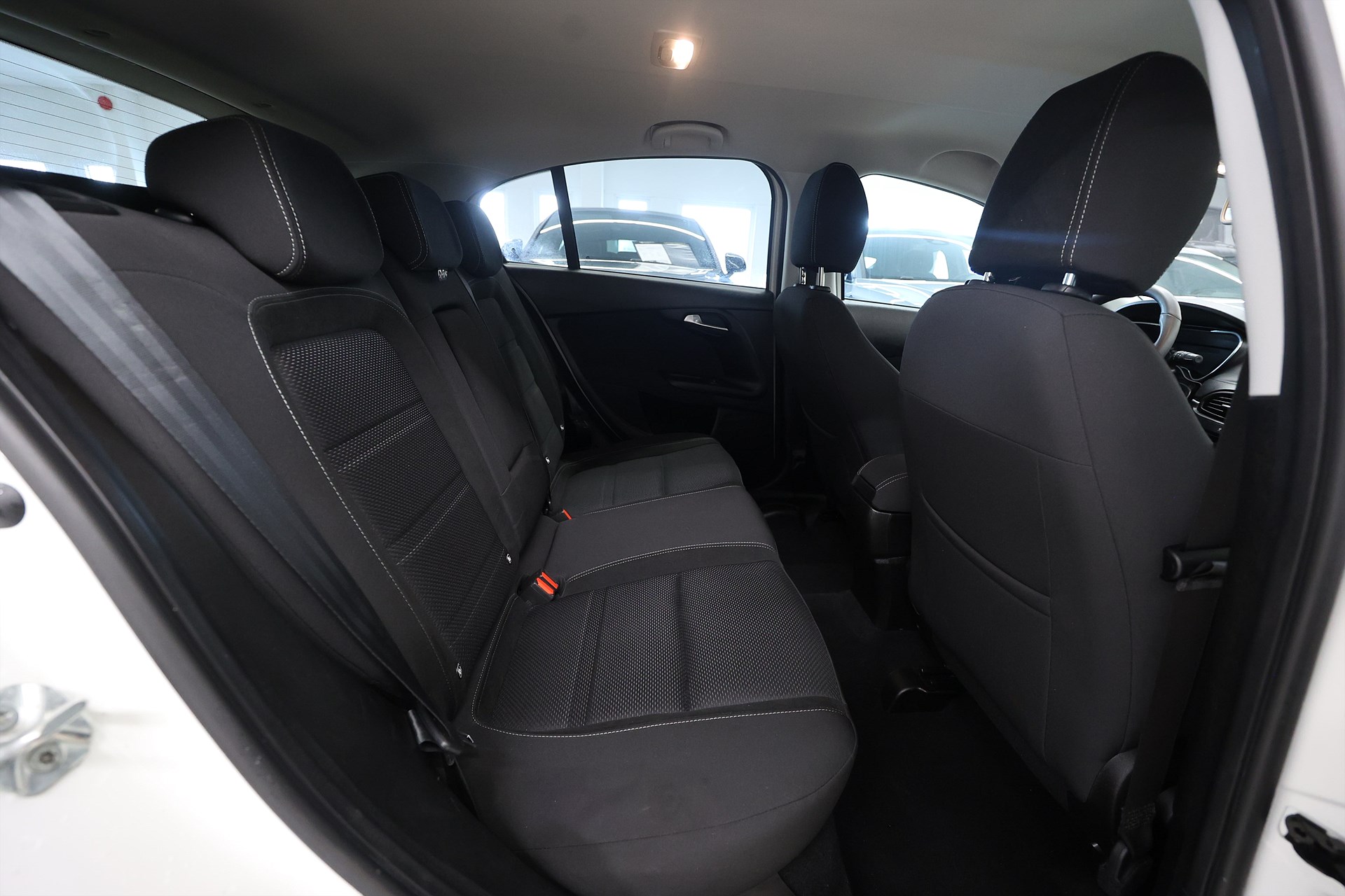 Fiat Tipo 1.4 FIRE T-JET 120hk PDC B-Kamera Årsskatt 1284kr