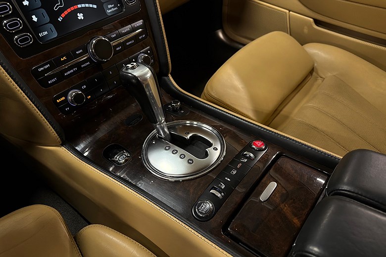 Flying Spur L 6.0 W12 AWD, 560hk, 2006, Unik 2006, svart – bild 14 av 26, begagnad hos Niber i Järfälla