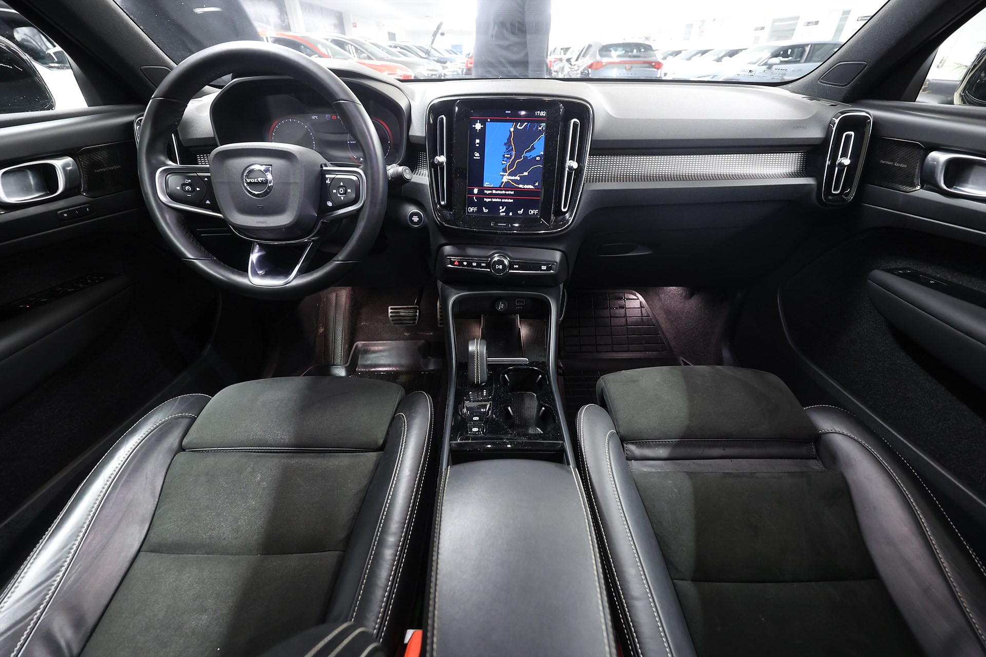 Volvo XC40 Recharge T4 211hk R-Design H/K Pano