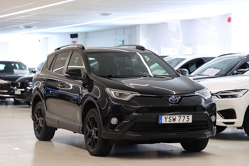Toyota RAV4 Hyrbid 197hk X-Edition B-kamera Drag MOMS