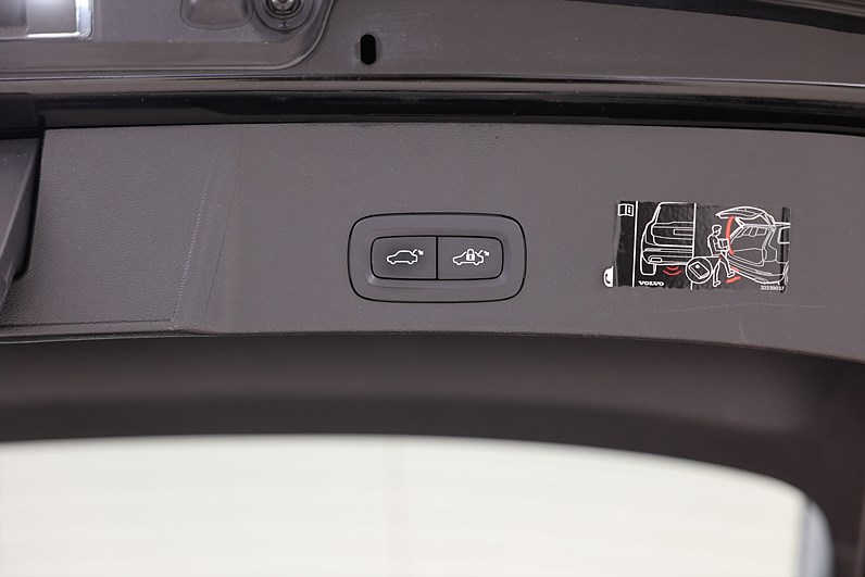 Volvo XC40 Recharge T4 211hk Inscription Exp B-kamera Keyless LEASBAR