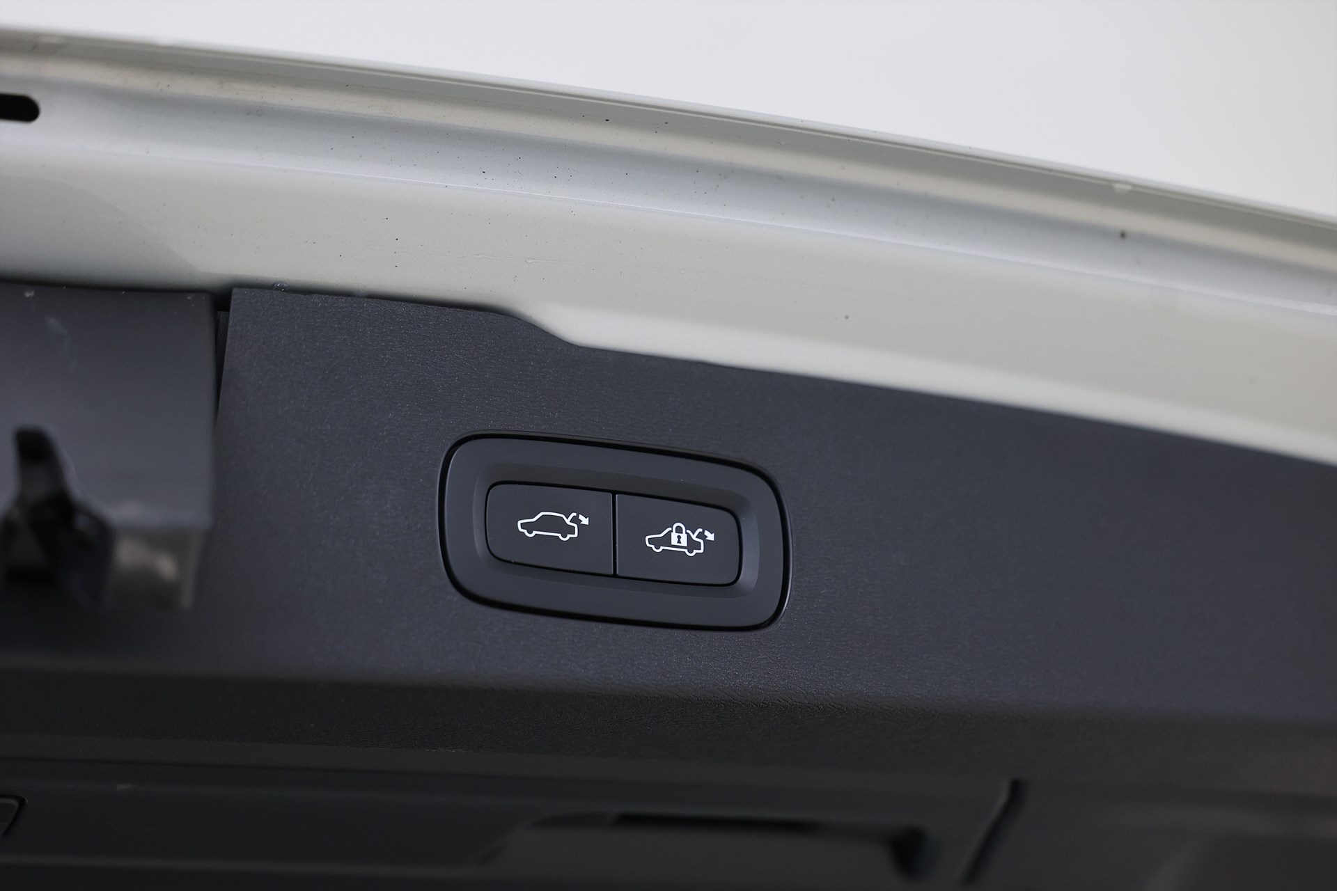 Volvo V60 Recharge T6 AWD 340hk Inskription Exp Navi B-kamera