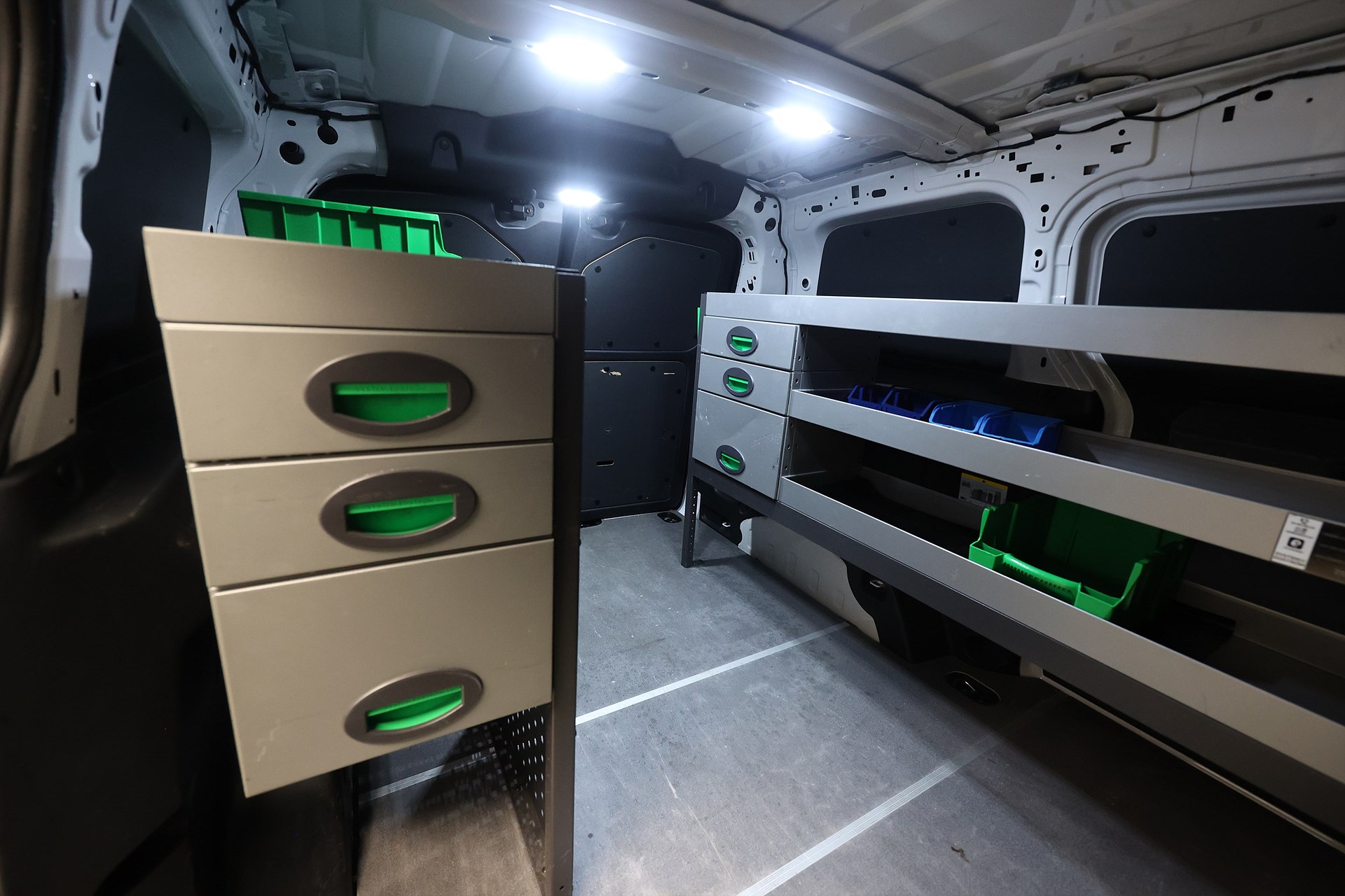 Volkswagen ID Buzz Cargo *Hjulkampanj!* V-inrett Värmare MOMS