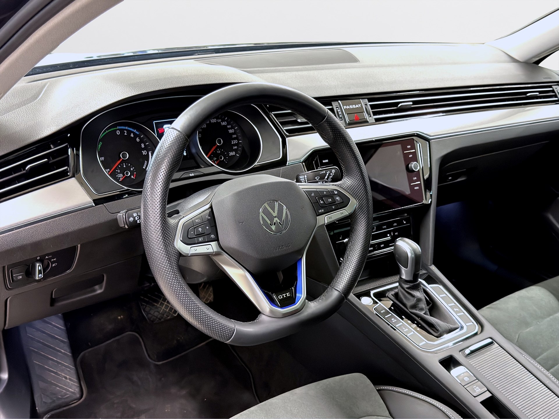 Volkswagen Passat SC GTE 218hk Helg på Moberg! Pano Navi B-Kamera Drag