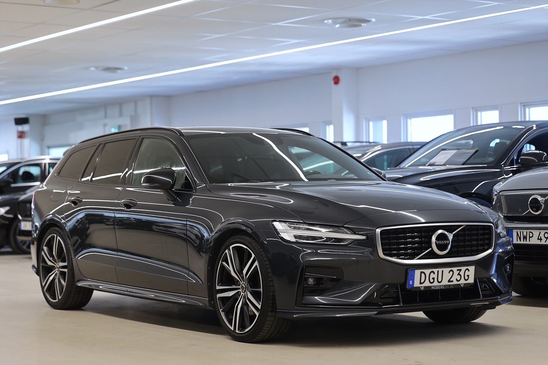 Volvo V60 T5 250hk R-Design Läder Keyless Värmare B-Kamera