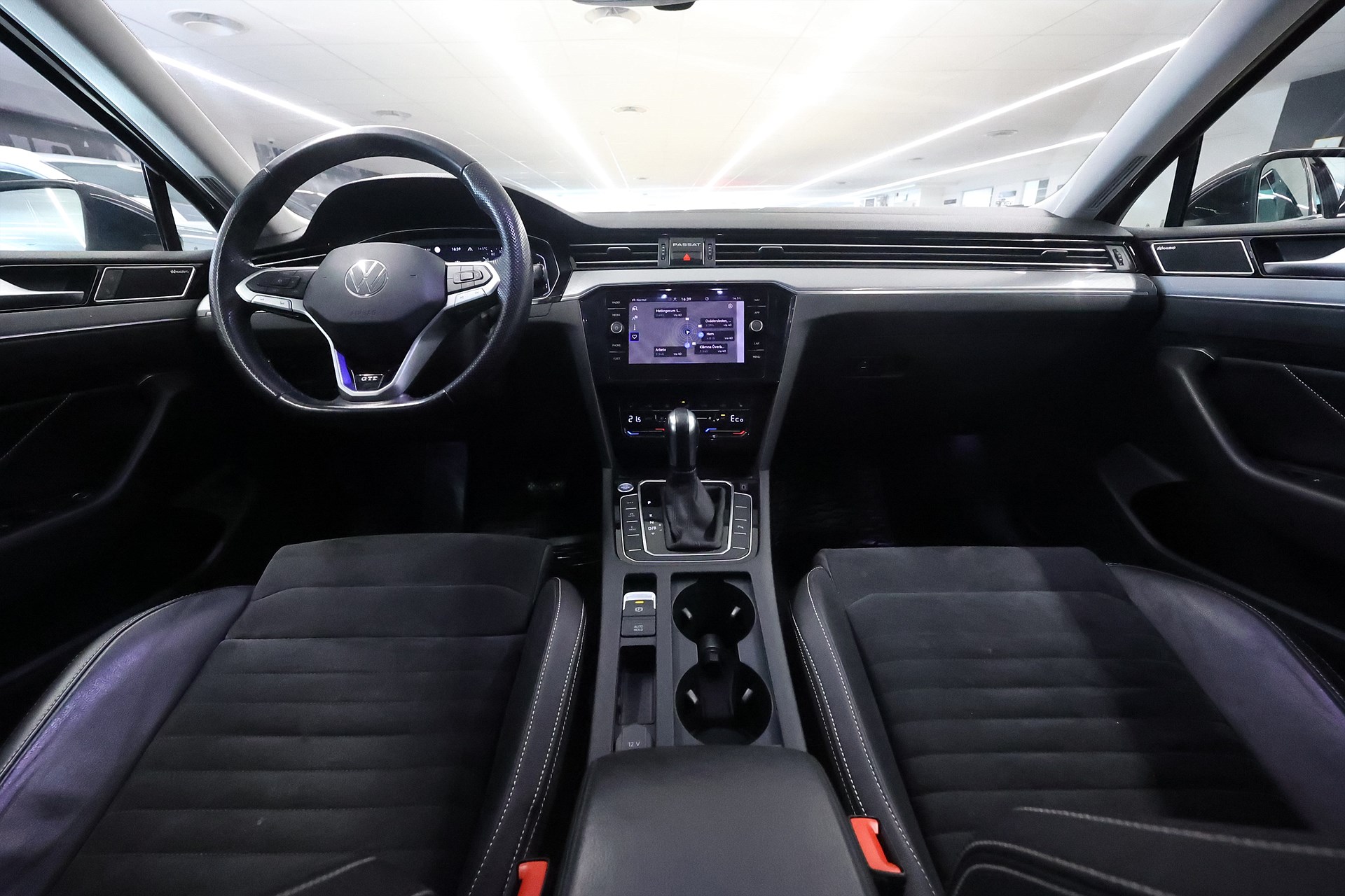 Volkswagen Passat Sportscombi GTE 218hk Dynaudio Värmare Drag