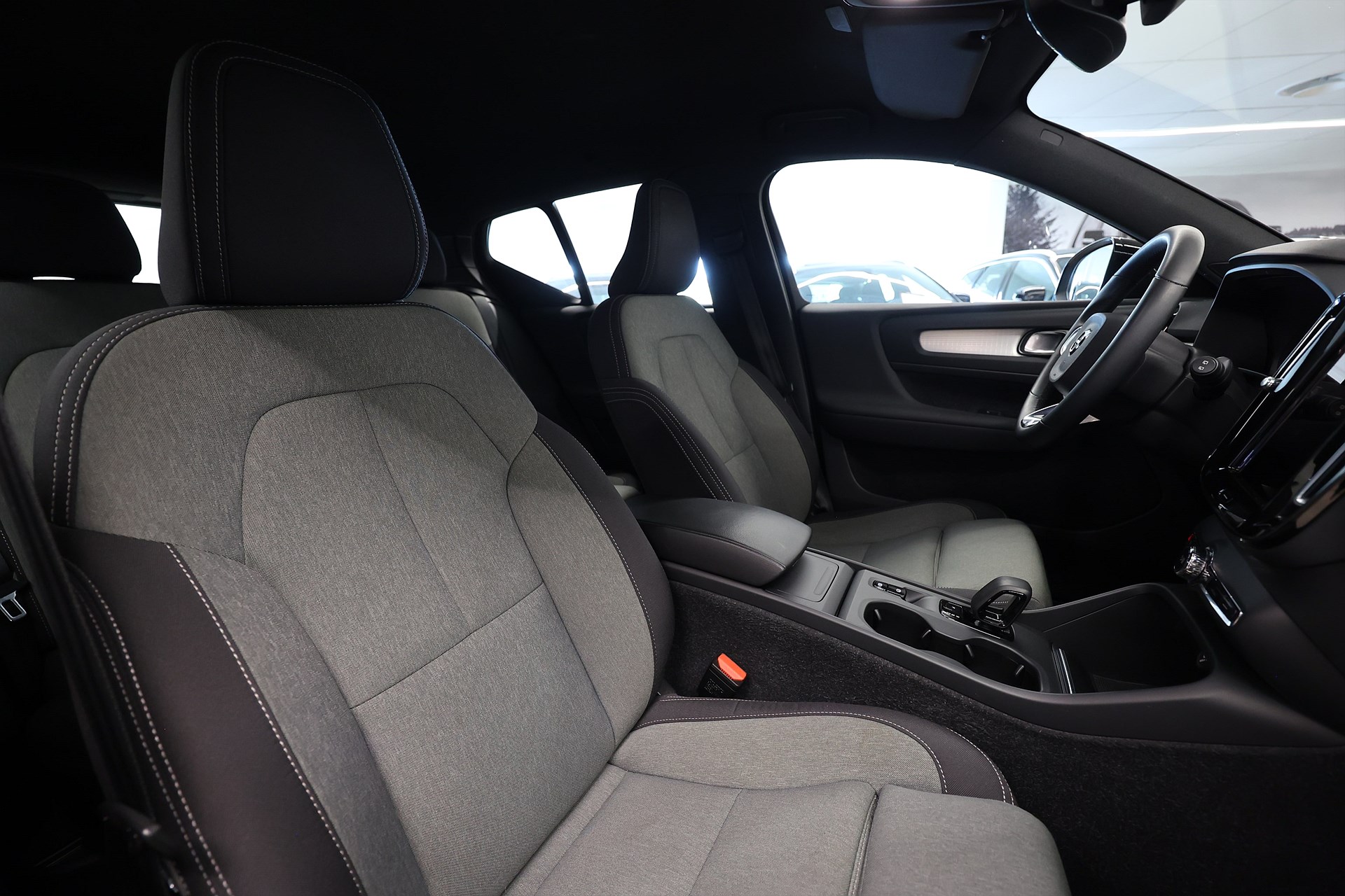 Volvo XC40 B4 AWD 197hk Core B-Kamera Keyless MOMS