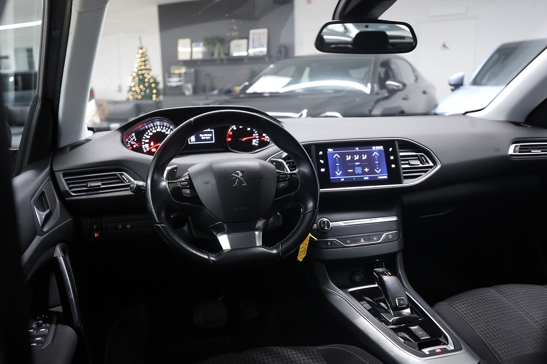 Peugeot 308 1.5 BlueHDi 130hk *Hjulkampanj!* Active PDC Värmare