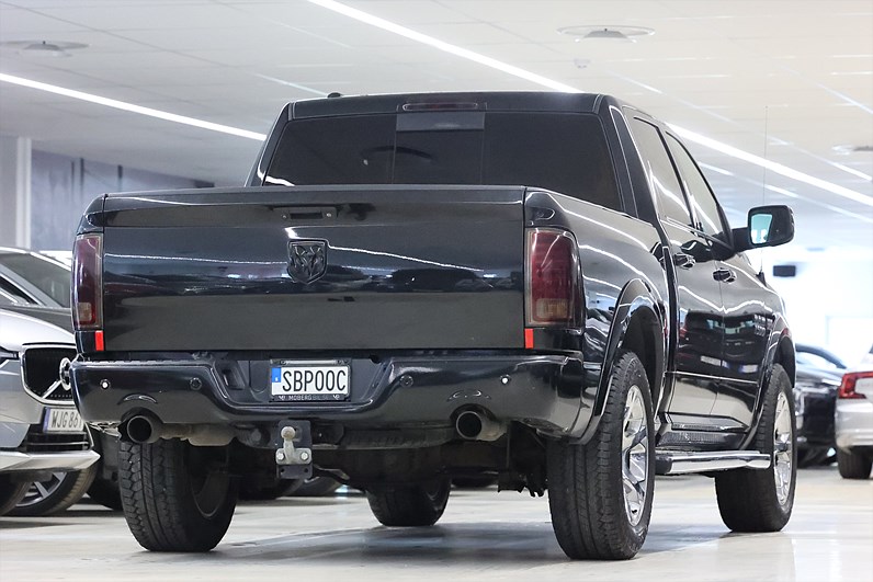 RAM 1500 Crew Cab 5.7 V8 4x4 395hk Laramie Alpine Läder Drag