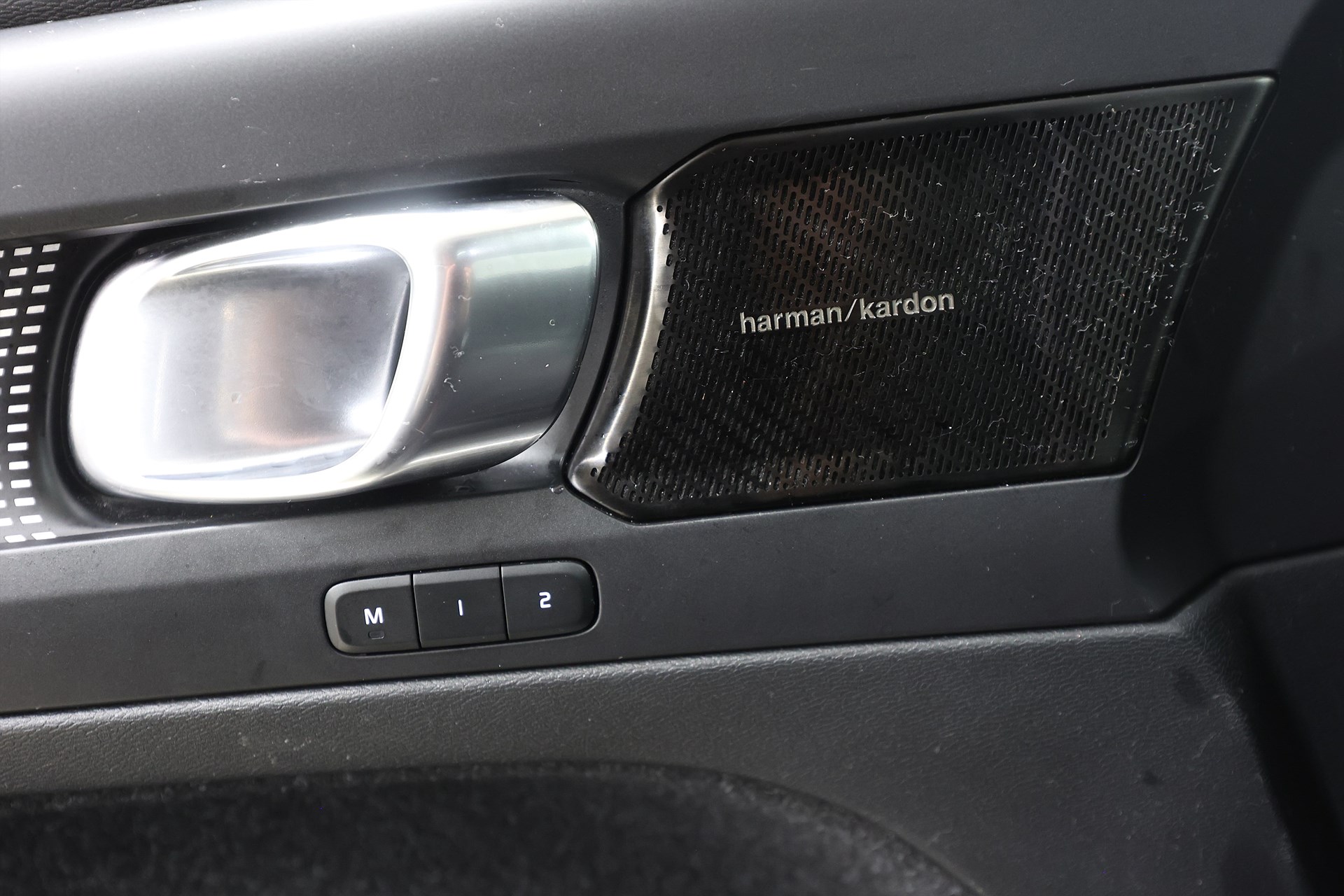 Volvo XC40 Recharge T4 211hk R-Design H/K Pano