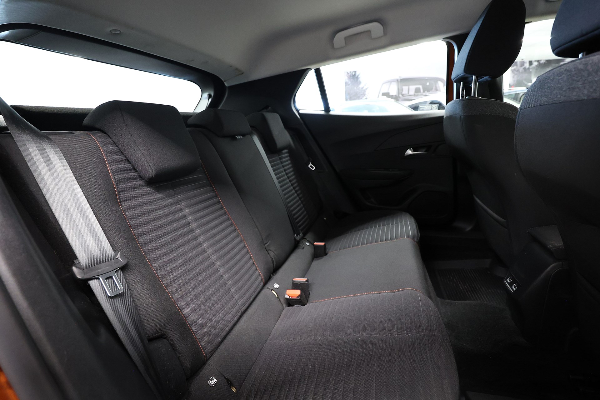 Peugeot e-2008 136hk Active Carplay Räckvidd 445km