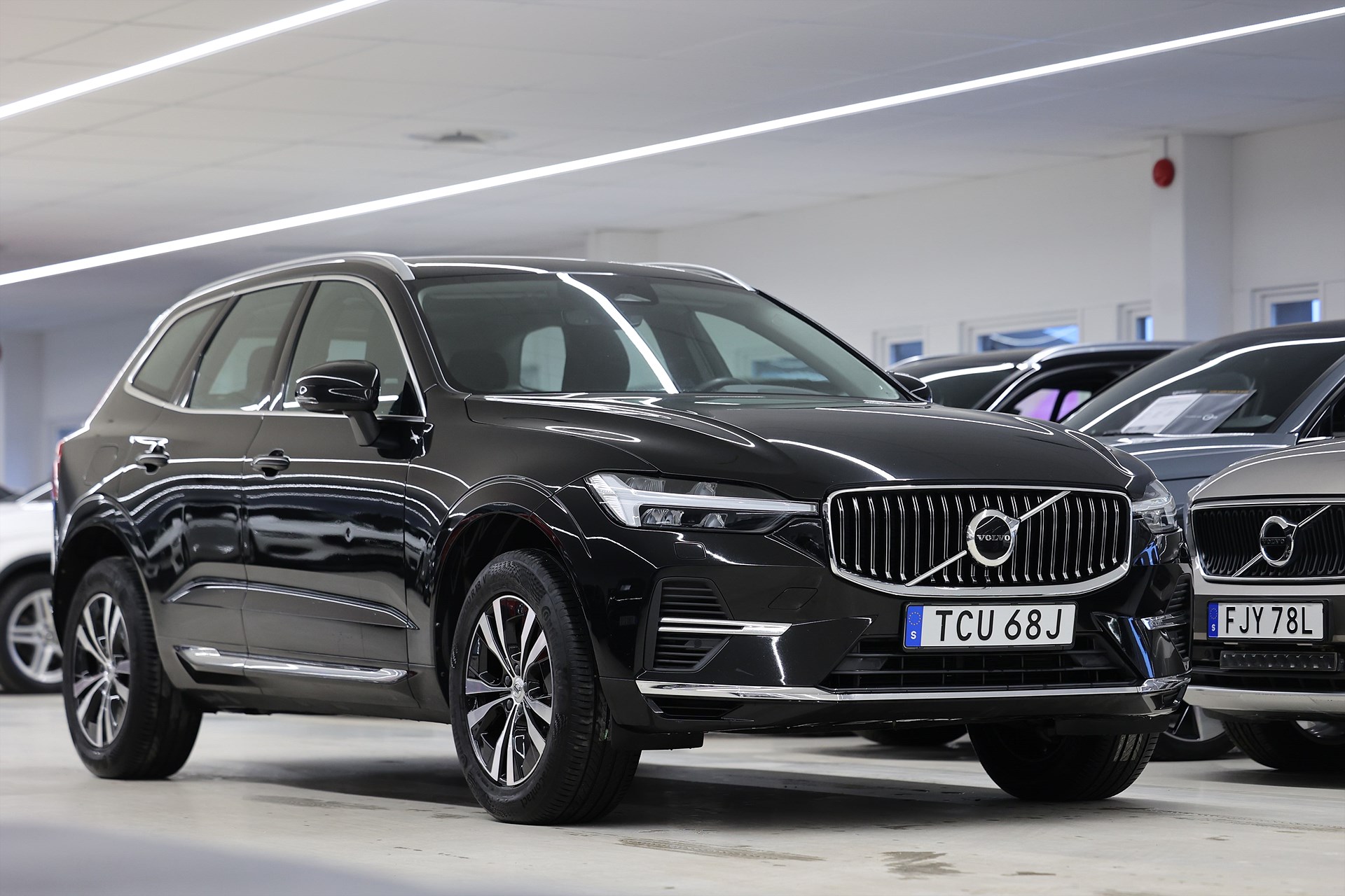 Volvo XC60 Recharge T6 AWD 340hk Momentum Pano Drag