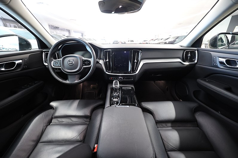Volvo V60 T8 Twin Engine AWD 392hk Inscription Pano Keyless 360