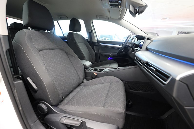 Volkswagen Golf Sportscombi 2.0 TDI 116hk Cockpit Värmare  MOMS