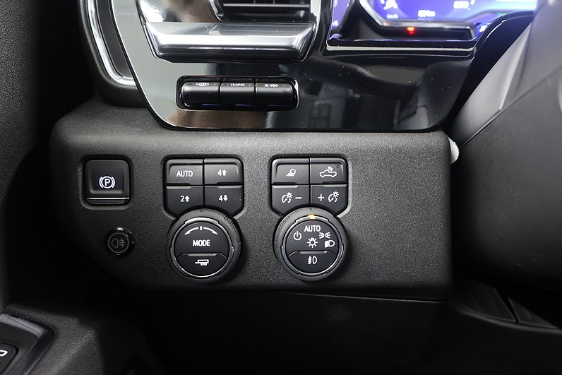 Chevrolet Silverado High Country Midnight Edt 3.0 Duramax MOMS