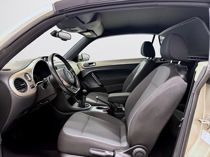 Cabriolet 1.2 TSI 105hk Base Bluetooth Årsskatt 756kr