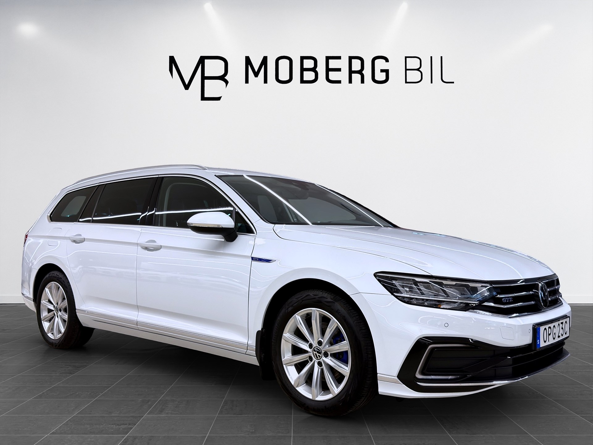 Volkswagen Passat SC GTE 218hk Keyless B-Kamera Navi Drag PDC