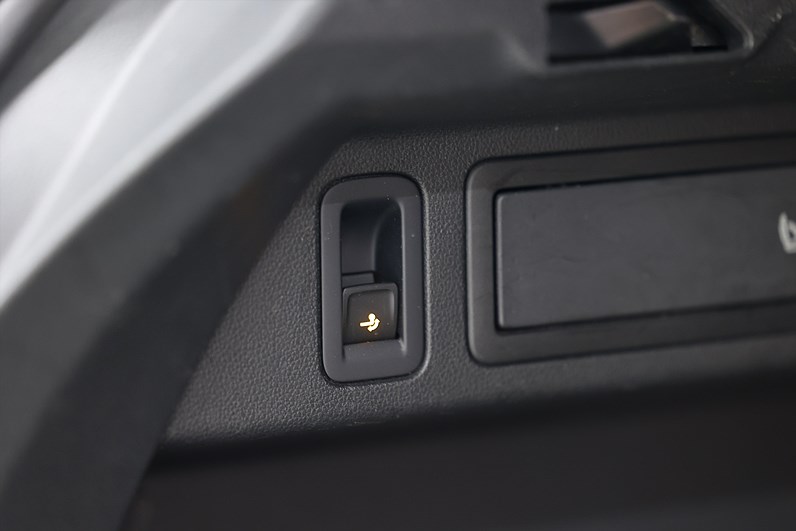 Volkswagen Tiguan 2.0 TDI 190hk GT B-kamera Drag Värmare