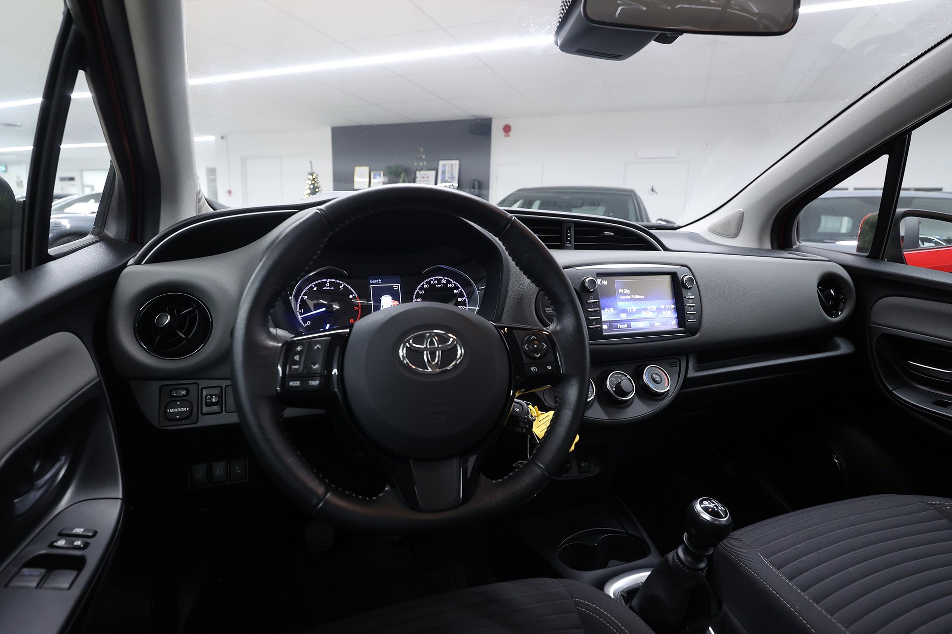 Toyota Yaris 1.5 111hk *Hjulkampanj!* Active B-kamera Bluetooth Farth