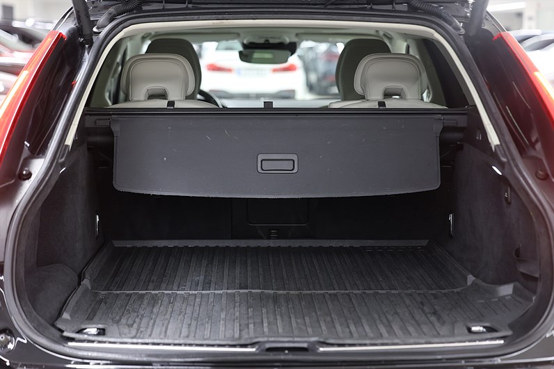 Volvo V90 D4 AWD 200hk Polestar Momentum HUD H/K