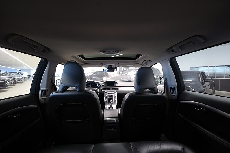 Volvo XC70 D4 AWD 181hk Dynamic Pano LED Värmare Navi