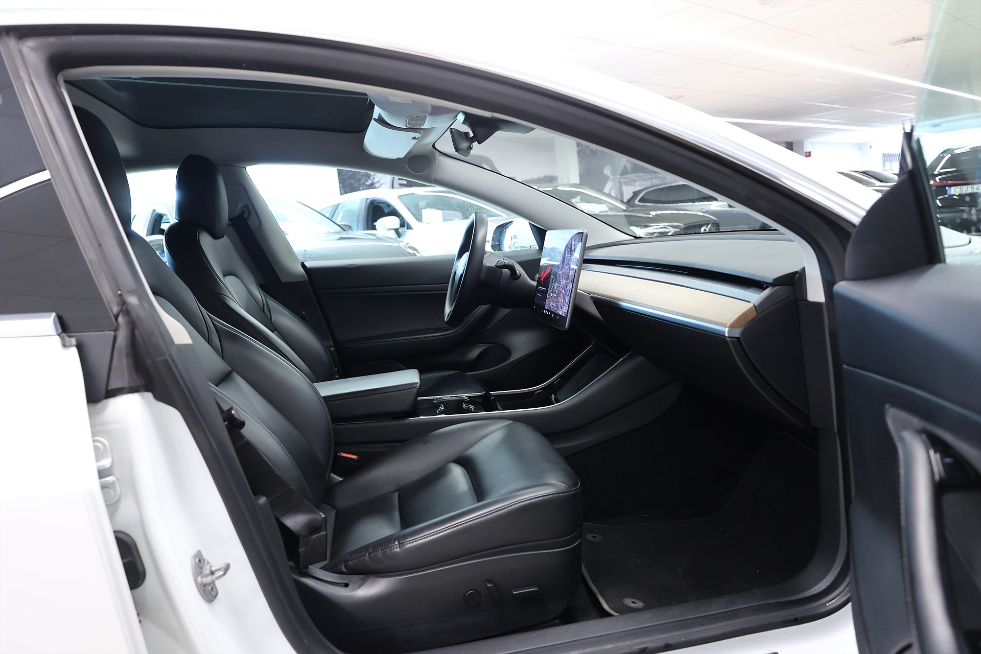 Tesla Model 3 Standard Range Plus 325hk AP Pano Läder Navi