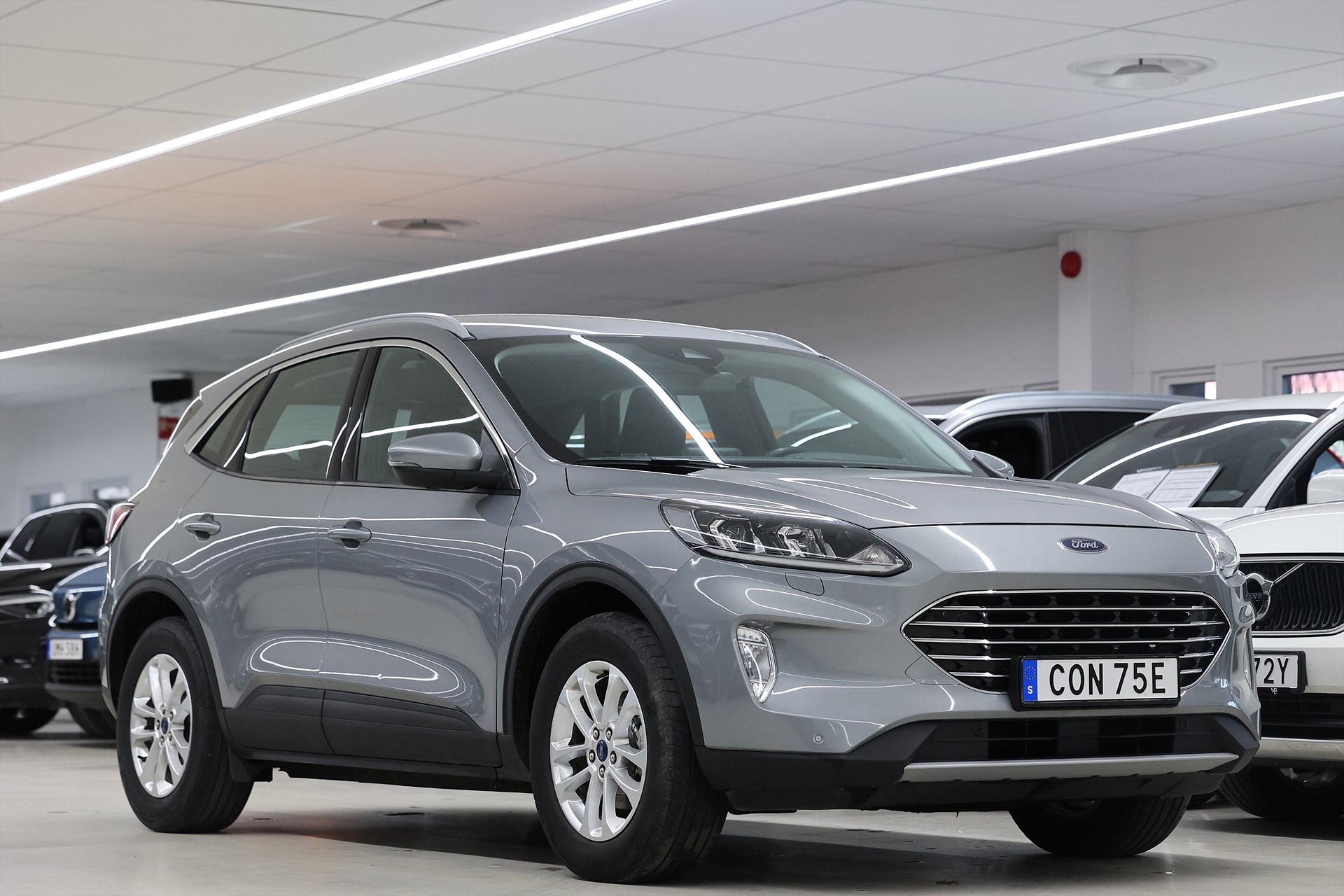 Ford Kuga Hybrid AWD 190hk *Hjulkampanj!* Sync 4 Navi B-kamera MOMS