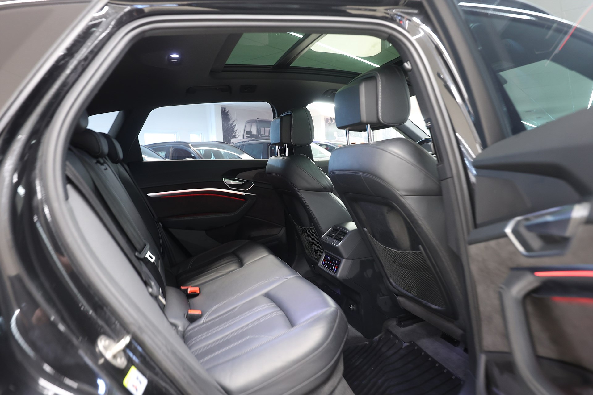 Audi e-tron 55 Quattro 408hk S Line B&O Läder Pano 360