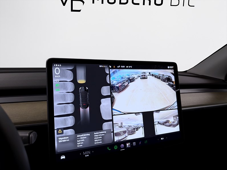 Tesla Model Y Standard Range 299hk Helg på Moberg! Pano Drag B-Kamera