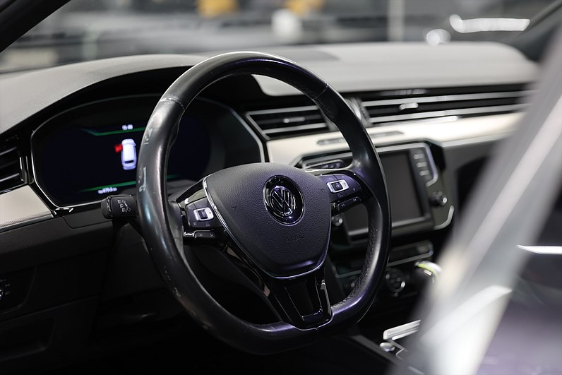 Volkswagen Passat Alltrack 2.0 TDI 4M Executive 360-kam Drag Värmare