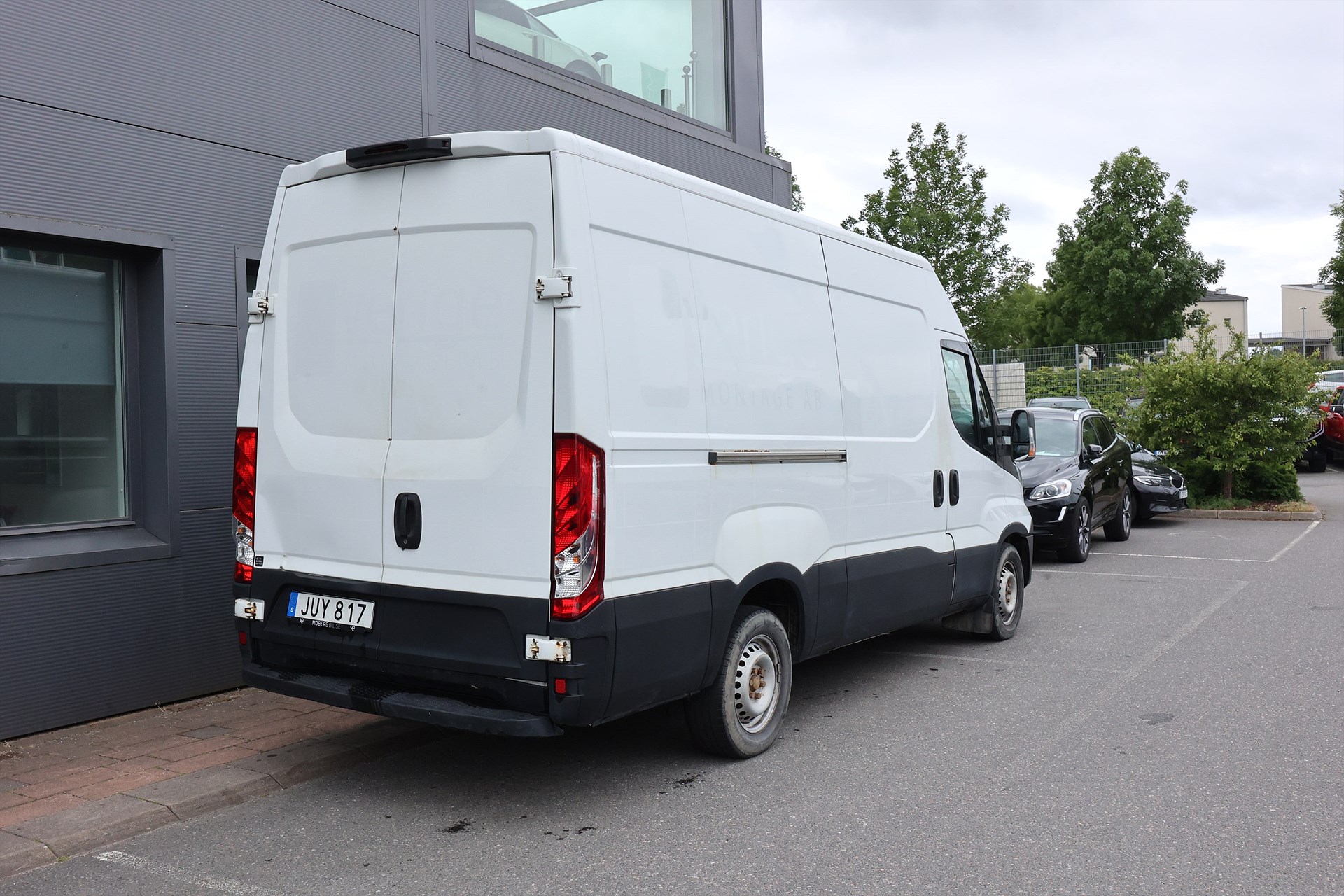 Iveco Daily 35-130 Skåpbil 2.3 JTD Hi-Matic 126hk Värmare 3 sits
