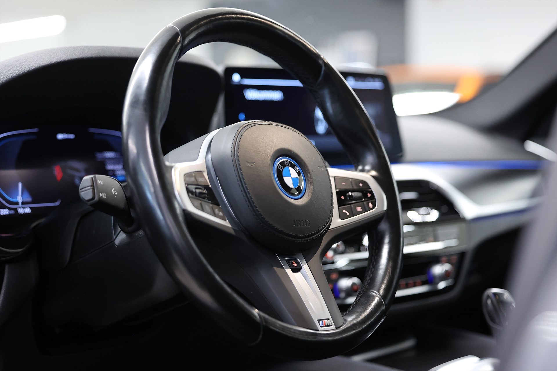 BMW 530e xDrive Touring M Sport Drag B kamera MOMS
