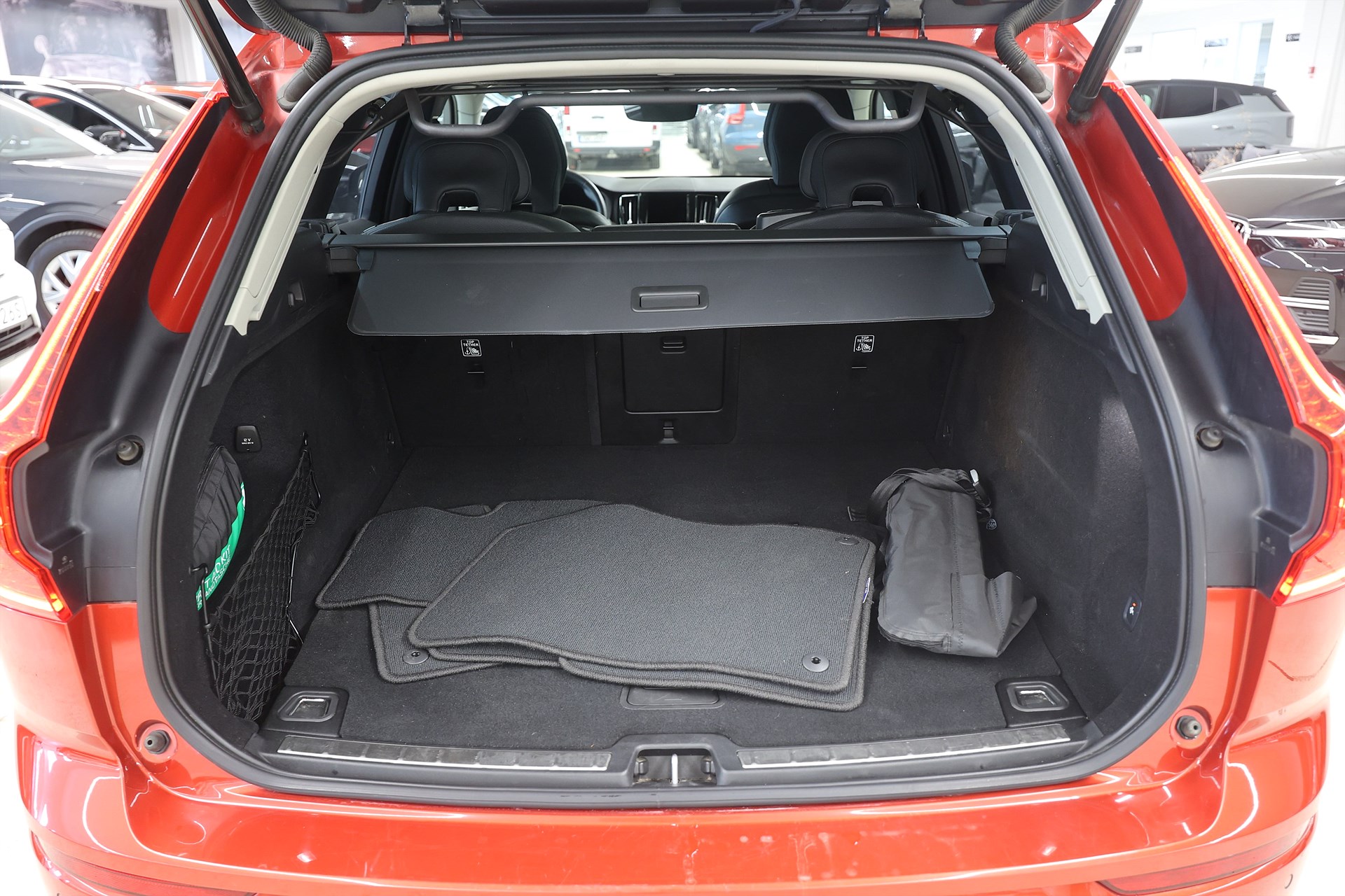 Volvo XC60 Recharge T6 AWD 350hk *Kampanj!* Plus Dark Pano Keyless Läder